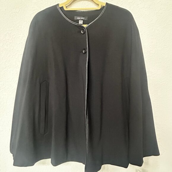 NWT Nine West Equestrian Style Cape Poncho With Leather Trim and Pockets - Picture 4 of 10